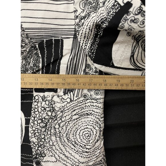 Chico's Women's Size 0 Black & White Embroidered Blazer Jacket 3/4 Sleeve - Picture 9 of 14